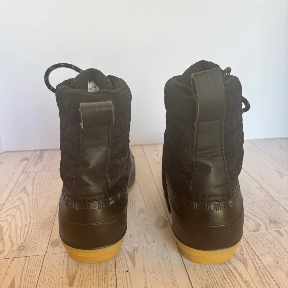 Magellan Outdoors Womens 8B Black Duck Boots Quilted‎ Lace Up Waterproof Winter